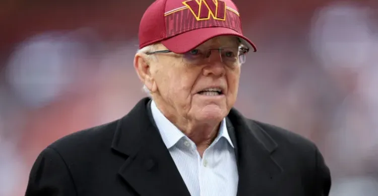 BREAKING: A New Chapter in History Has Been Written — Washington Commanders Legend Joe Gibbs Has Officially Bought Back His Stake and Become a CO-OWNER of the Team Where His Name Is Etched in Blood, Sweat, and Endless Applause