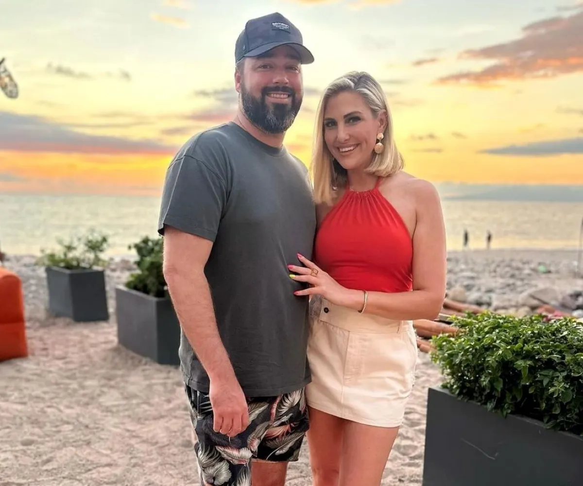 PHOTOS: RHOC’s Gina Kirschenheiter & Travis Move Into $1.7 Million Home, See Inside the $8,000 Per Month Rental - suong