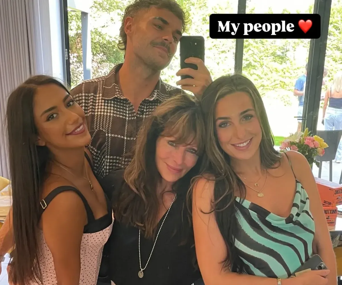 ‘My people!’ — Love Island’s Harry and Shakira reunite with family in cosy new snap… and fans are convinced the pointed caption is a sly swipe at ex co-stars after explosive villa fallout and weeks of silent snubs - suong