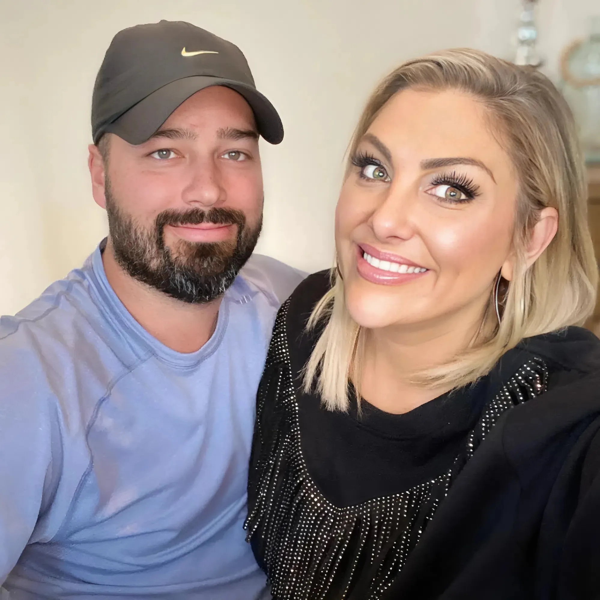 "RHOC Drama: Gina Kirschenheiter and Travis Unexpectedly Put Their $1.5 Million Mansion Up for Sale – Revealing the Luxurious Interiors That Have Just Been Renovated for the New Owner!"