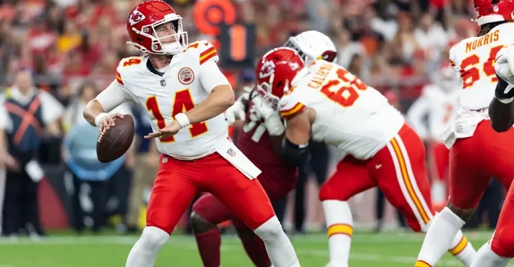 Chiefs QB Must Be Kicked Out of Camp After Poor Preseason Game