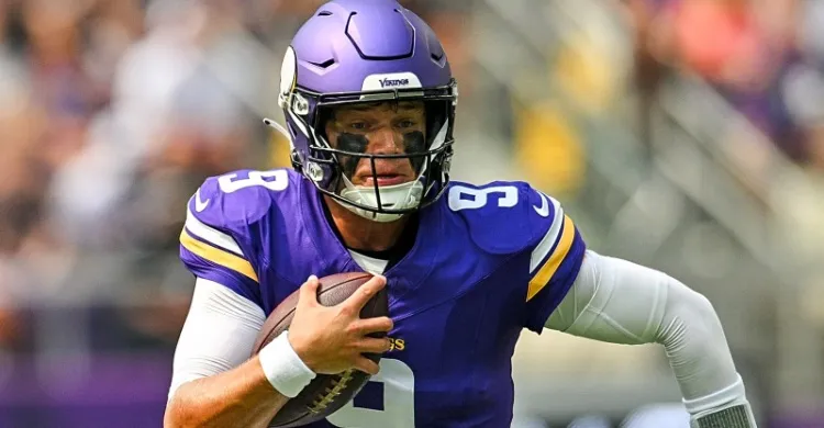 Vikings' Aaron Jones compares J.J. McCarthy to future Hall of Famer