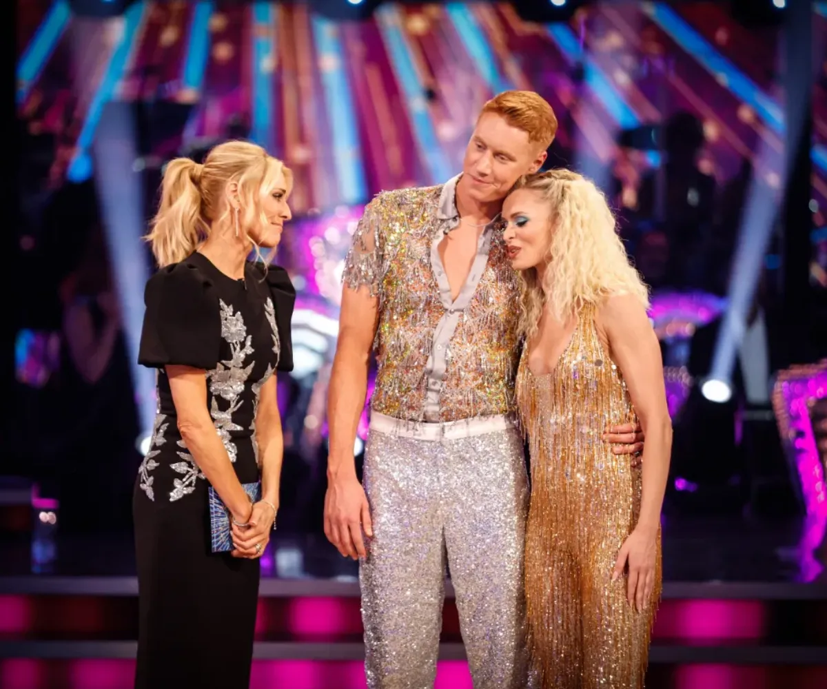 ‘It looked pretty nasty’ — BBC Strictly favourite stretchered from rehearsals in dramatic 999 dash to A&E after horror fall leaves co-stars fearing the worst - suong