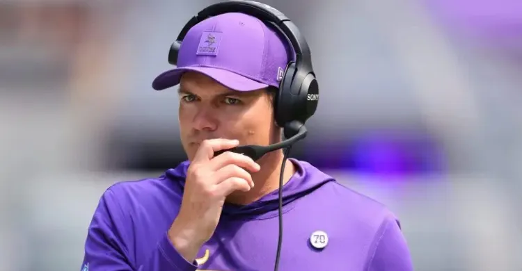 Vikings WR Makes Cryptic Post After Season-Ending Injury Scare