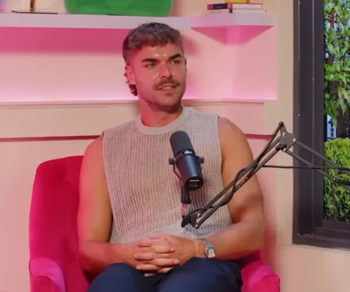 Love Island’s Harry reveals he’s been ‘blocked on all social media’ by fellow islander after explosive villa clashes — and fans think they know exactly who it is - suong