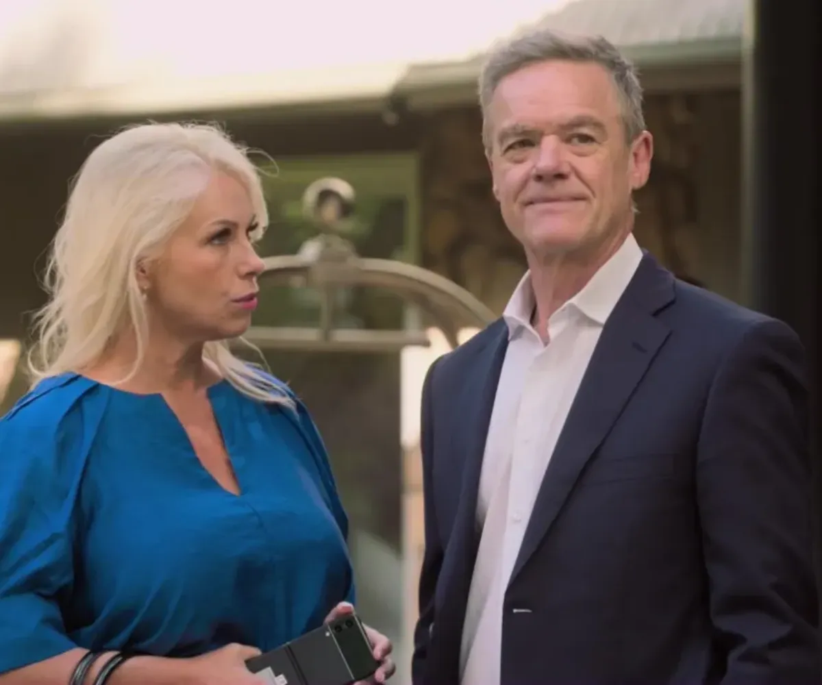 Neighbours legend sends Strictly Come Dancing fans into meltdown with cryptic social media post — sparking fevered speculation they’ve secretly signed up for the new series after ‘talks with BBC’ - suong
