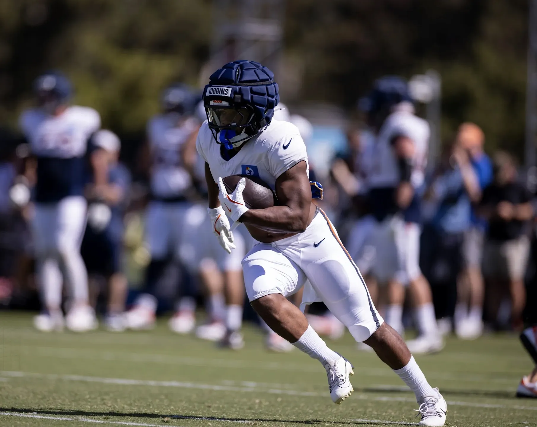 ‘Dirt Cheap’ $2.75M Broncos Free Agent Called Top 10 NFL Running Back