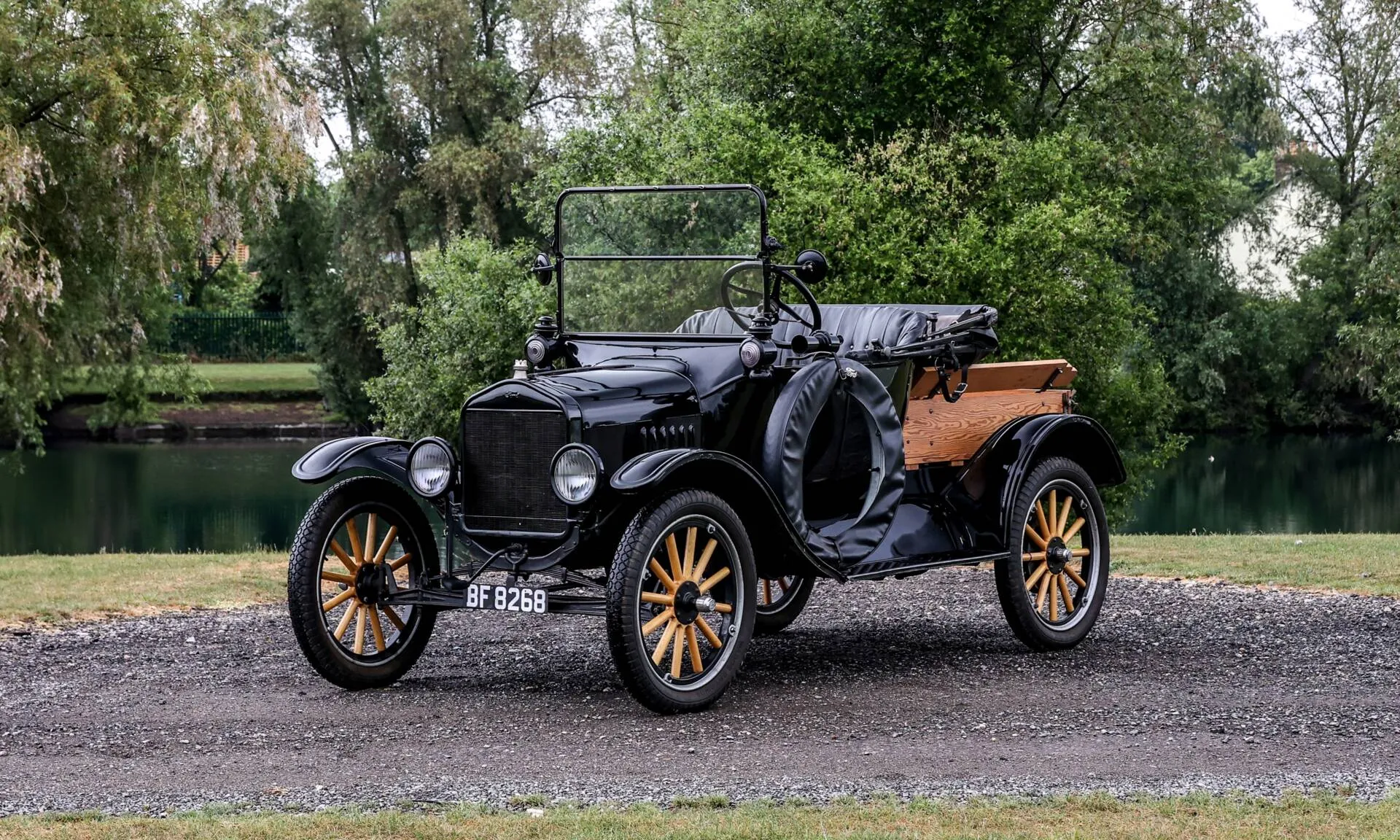 Model T Ford: The Car That Revolutionized the Automotive Industry