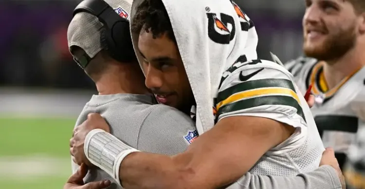 Packers HC Calls $220 Million QB ‘Elite’ Despite Surgery and Poor Preseason Showing