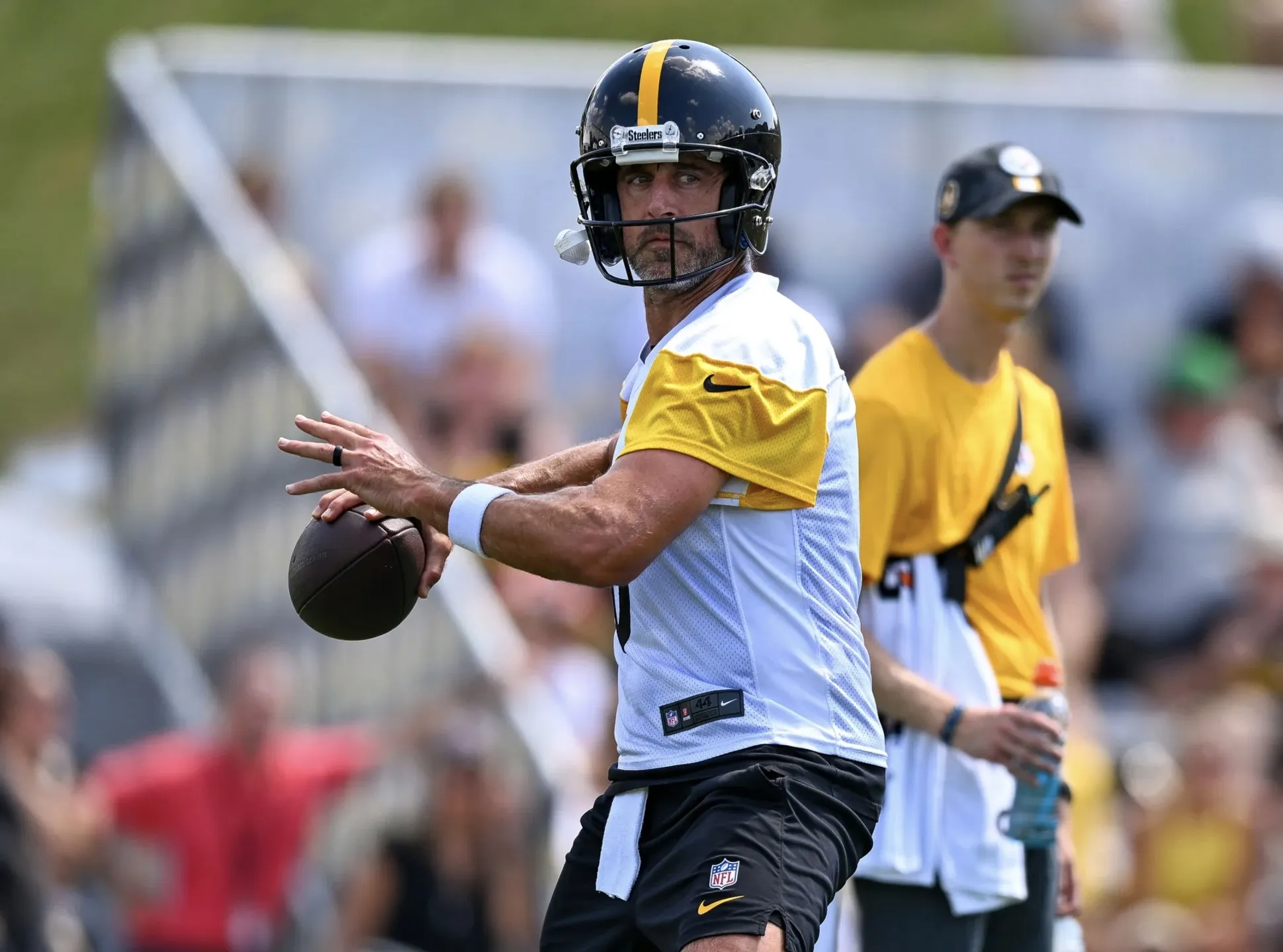 Aaron Rodgers insisted on vetting the Steelers teammate before trying to mentor him