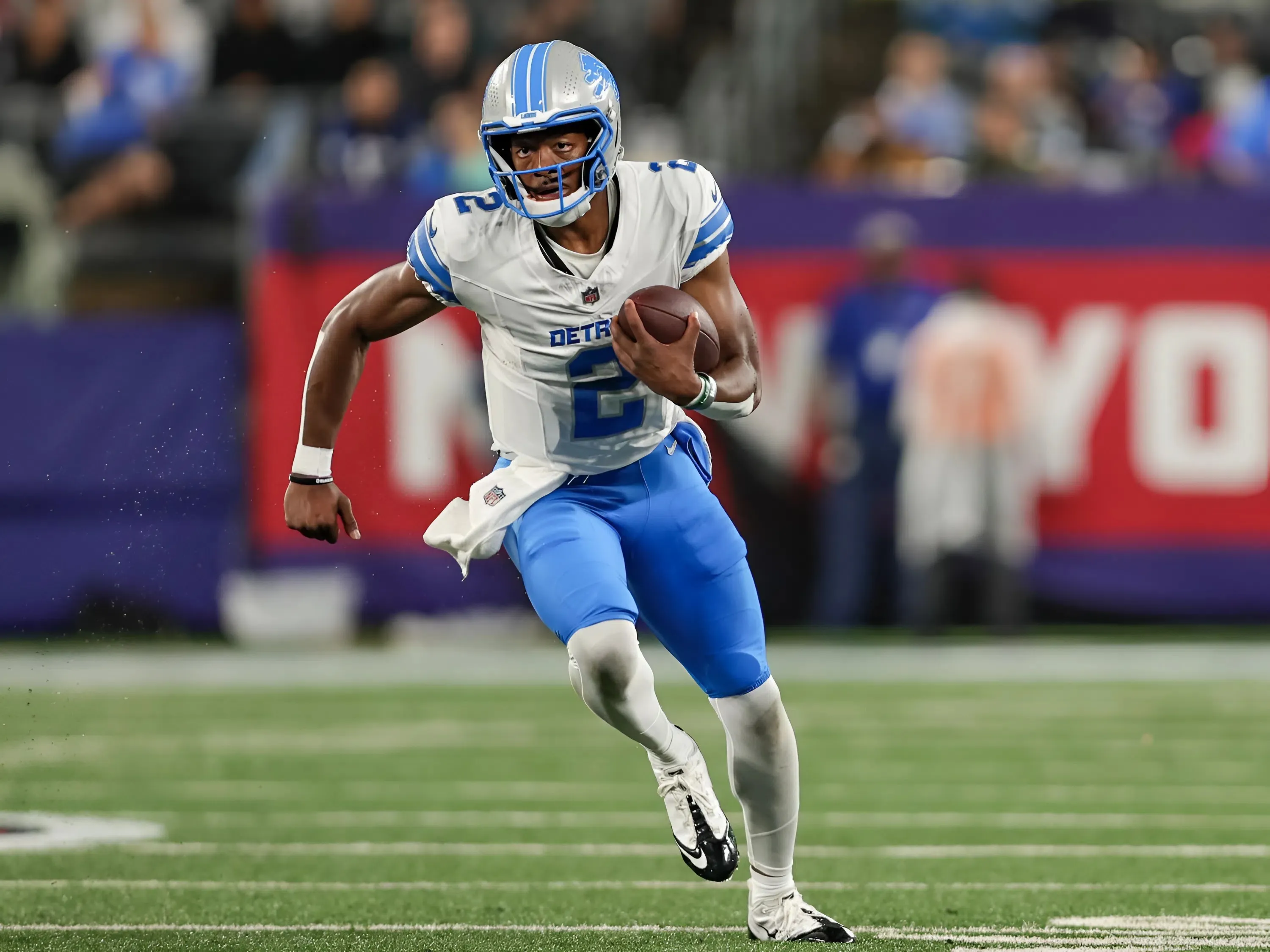 Lions Facing Difficult Decision as Quarterback Battle Winds Down