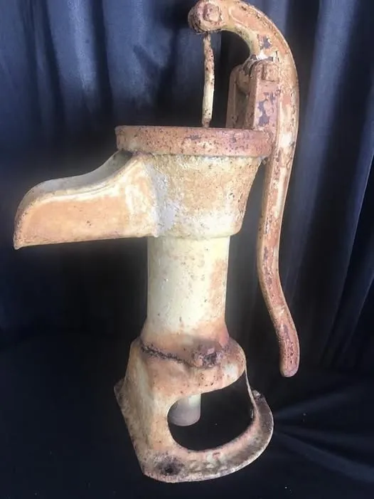 The whole internet collaborated and couldn’t find what this is. I’m not sure what this is, 50% of people don’t know too…