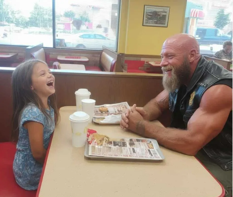 Everyone Thought This Tattooed Biker Was A Predator Until The Cops Found His Reality