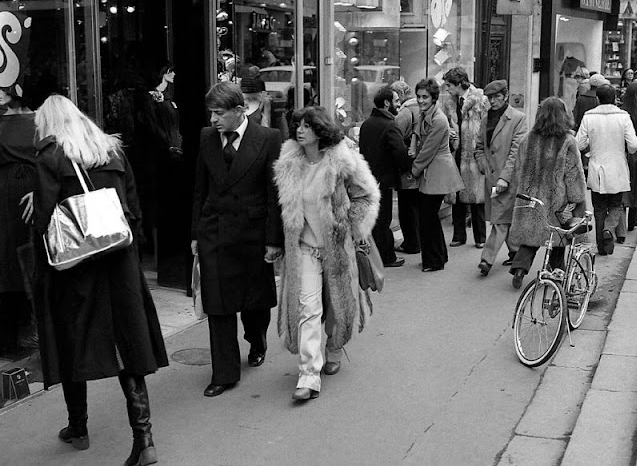 30 Impressive Black and White Photos Capture Street Scenes of London in 1981