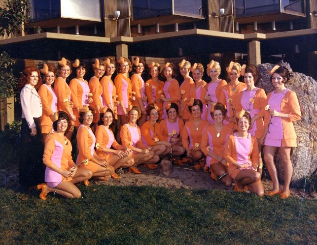 50 Vintage Pictures of Lovely Pacific Southwest Airlines Flight Attendants From the 1960s and 1970s