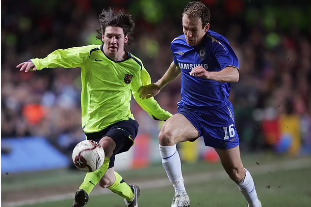 Video of Lionel Messi, 19, being fouled by Chelsea players resurfaces