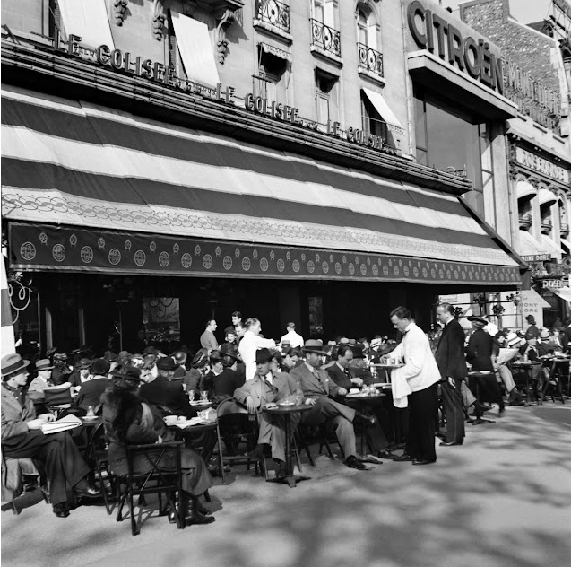 Des photographies vintage incroyables captent la vie de café à Paris dans les années 1940 _ Old Fr