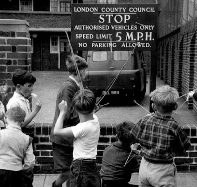 37 Fascinating Vintage Photographs That Capture Kids Finding Fun on the Streets in Postwar London Rubble