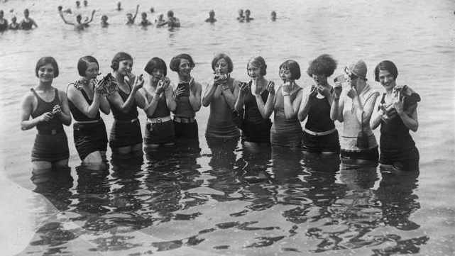 Beautiful Vintage Photos of Swimwear Models From the 1920s _ Ye Olde England Chronicles