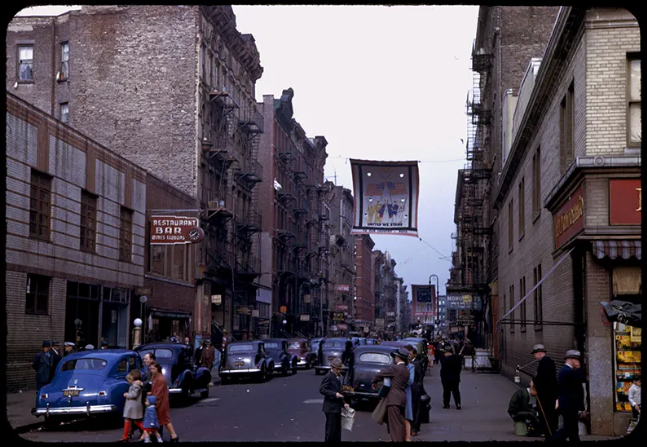 Vivid Kodachrome Photos Show the Bygone Manhattan of the Early 1940s _ Nostalgic US Treasures