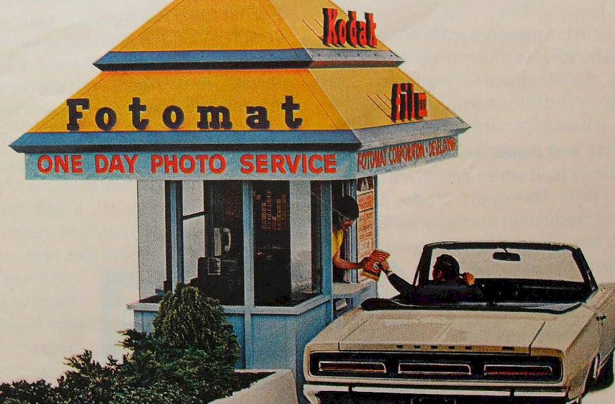 Fotomat: Remembering America’s Drive-Through Photo Processing Booths of the 1980s _ Vintage US