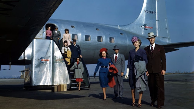 Glamorous Flying: The First Color Photos Show the Real Class of Airline Travelers in the 1950s _ US Memories