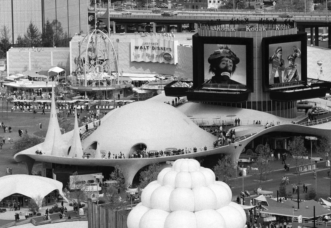 The New York World's Fair of 1964 through a collection of amazing photographs