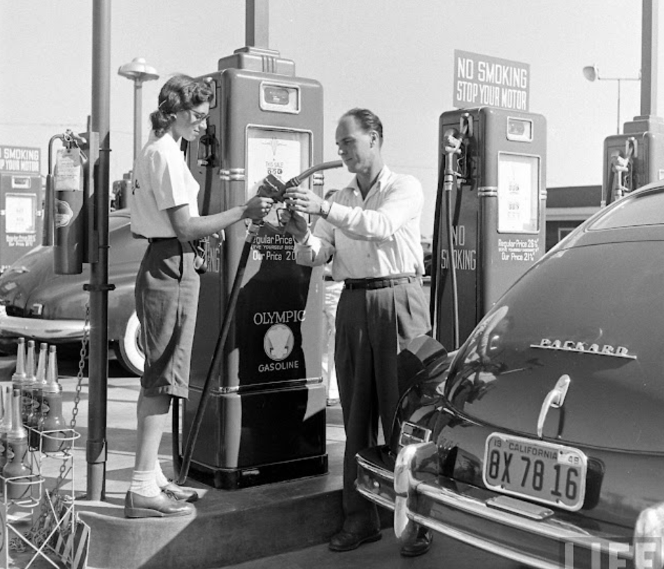 Gilmore Oil’s Gas-A-Teria, One of the First Self Serve Gas Stations in Los Angeles, 1948