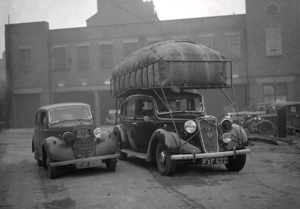 Vintage Photos of Gas Bag Vehicles During the Wars