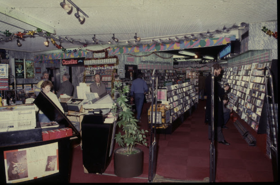 37 Photos That Show How HMV Stores Looked Like in the UK From the Early 1980s