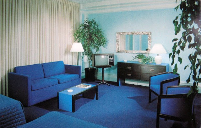 Vintage Postcards of Hotel and Motel Rooms From the 1960s to 1970s