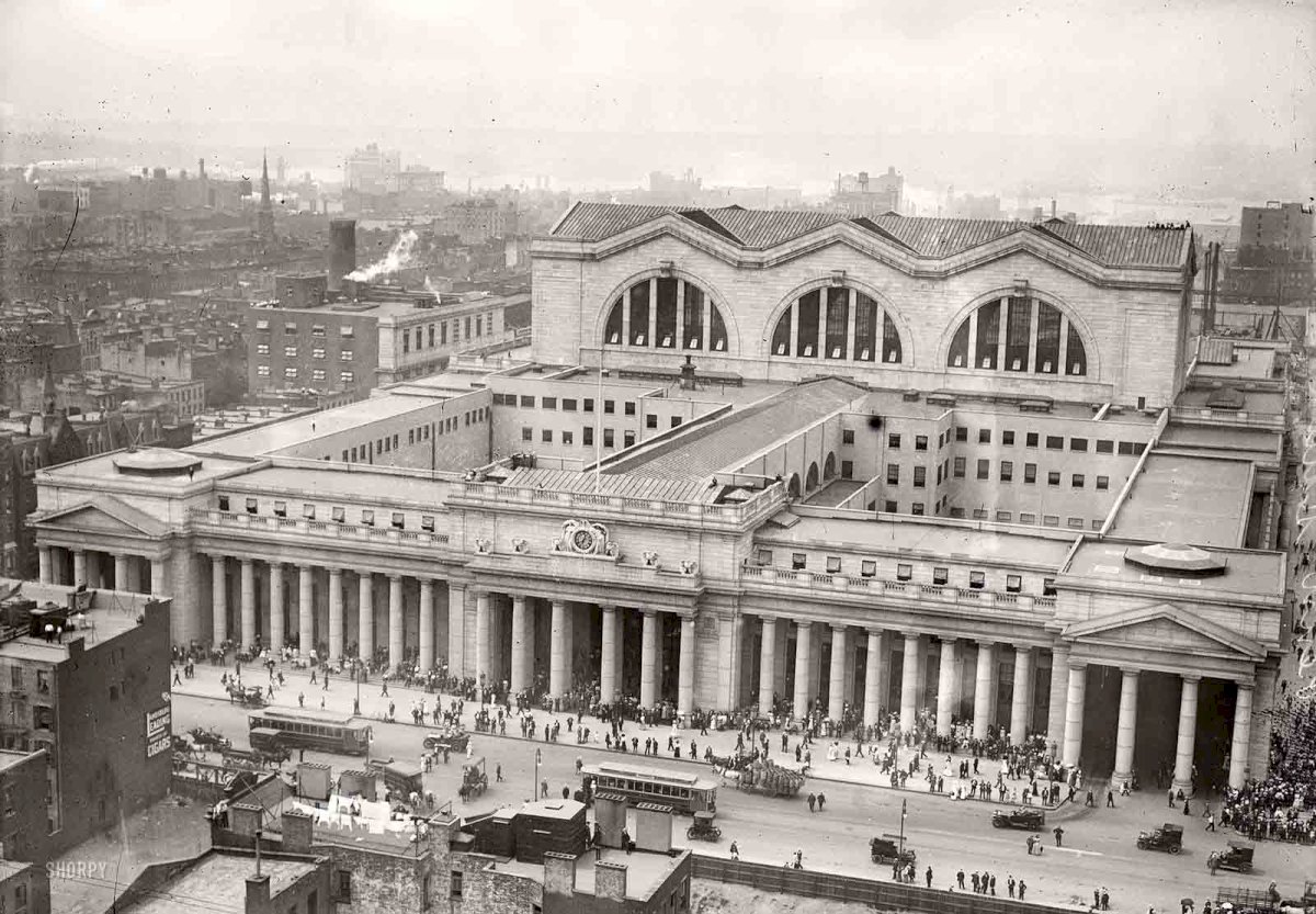 Stunning Images of New York's Former Penn Station Prior to its Demolition, Spanning from 1910 to 1963
