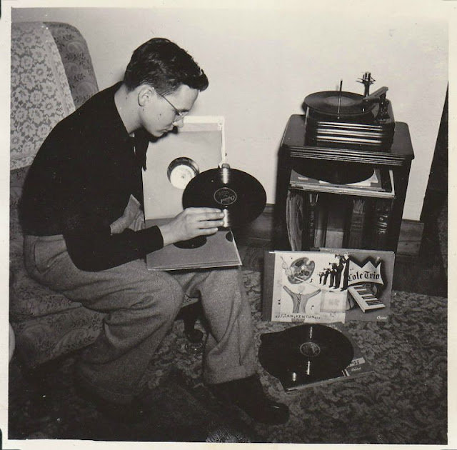 35 Captivating Photographs of People Posing with Their Record Players during the 1950s and 1960s