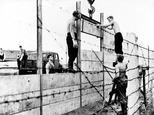 Der Bau der Berliner Mauer, 1961
