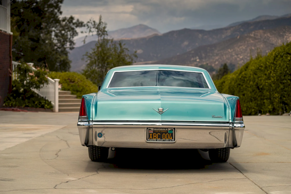 1969-Cadillac-Calais-Coupe