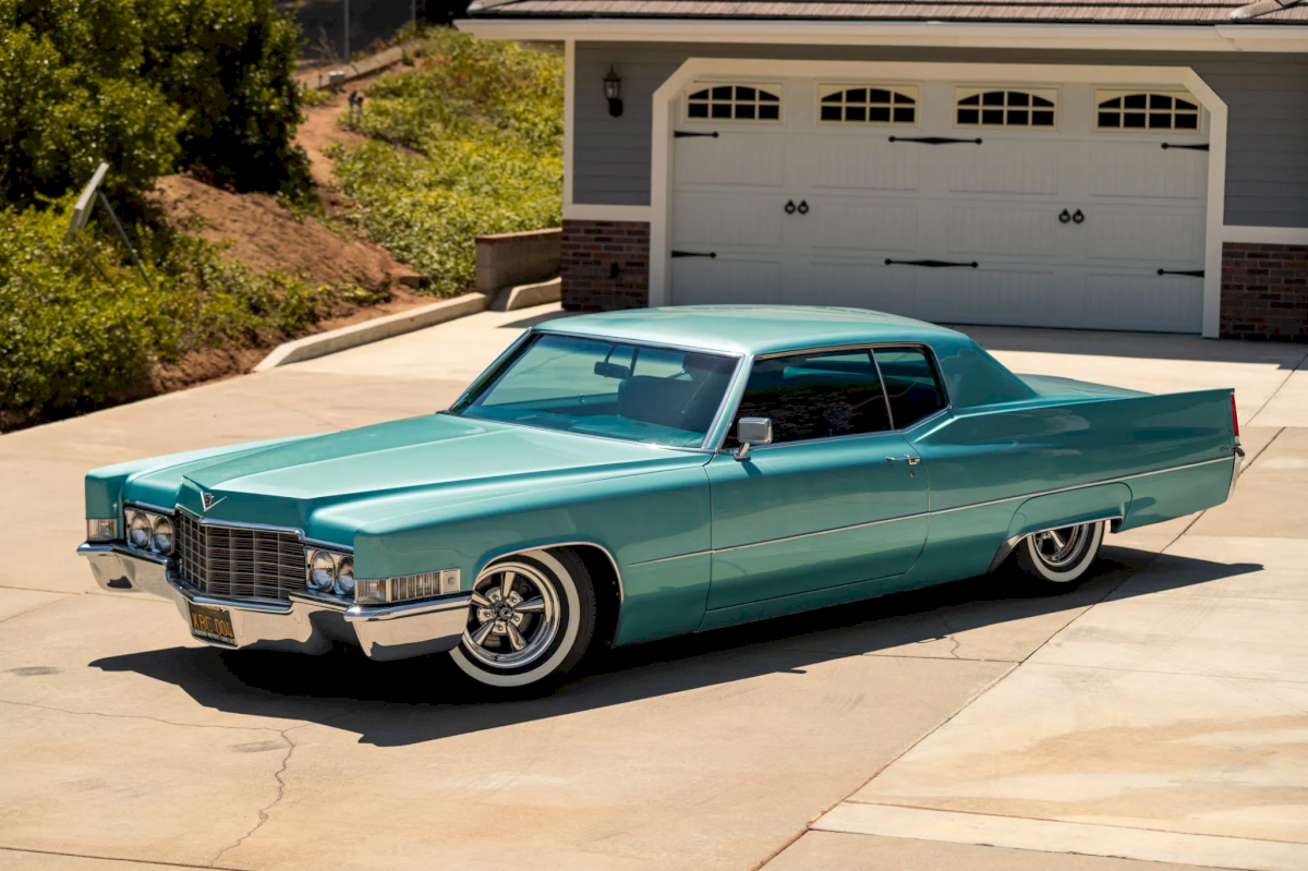 1969-Cadillac-Calais-Coupe