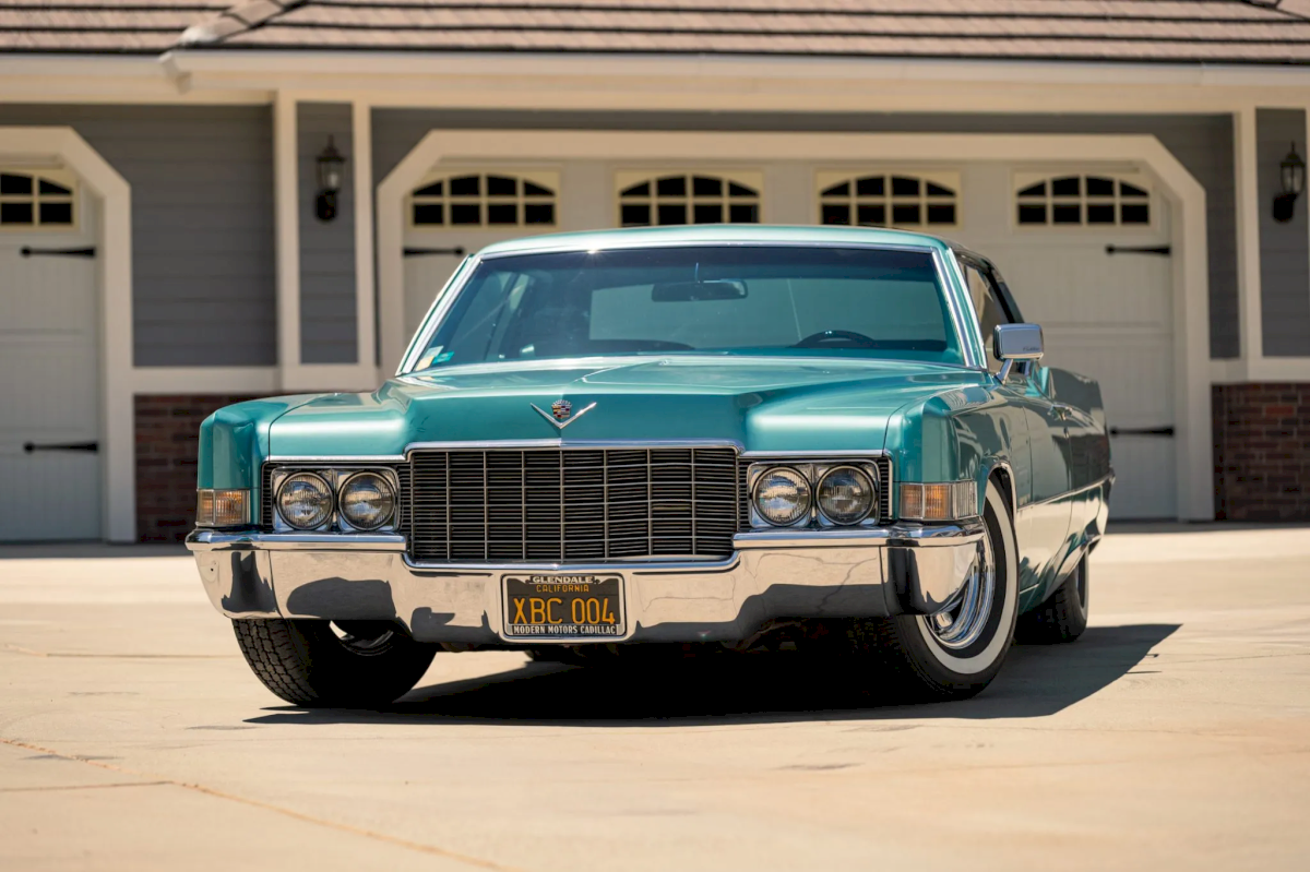 1969-Cadillac-Calais-Coupe